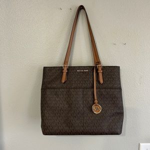 Michael Kors Bedford Medium Tote/ Brown/ top Zipper